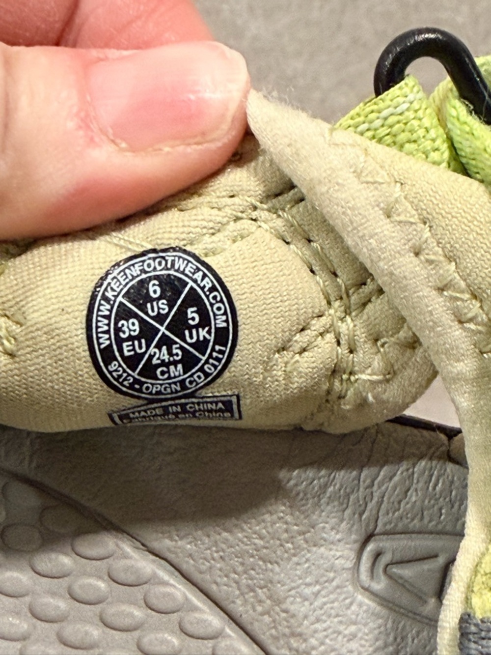 Keen hiking sandals closed toe waterproof bungee lace fun lime 🍋‍🟩 green size 6 - Picture 10 of 10